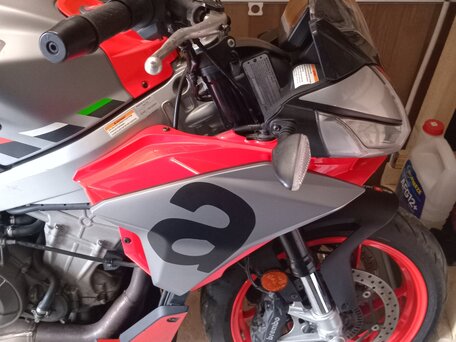 2021 Aprilia Tuono 660, красный, 799000 рублей, вид 3