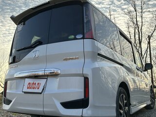 2019 Honda Stepwgn Spada V Рестайлинг, белый, 2400000 рублей, вид 3