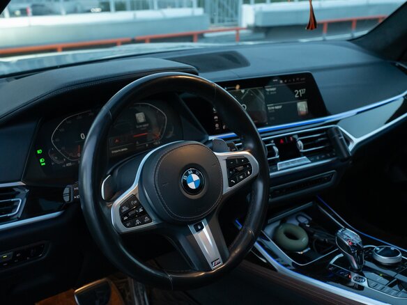 2020 BMW X7 40i I (G07), синий, 8300000 рублей