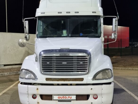 2002 Freightliner Columbia, белый, 2300000 рублей