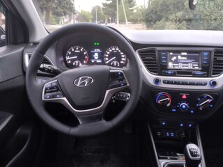 2018 Hyundai Solaris II, чёрный, 1200000 рублей, вид 5
