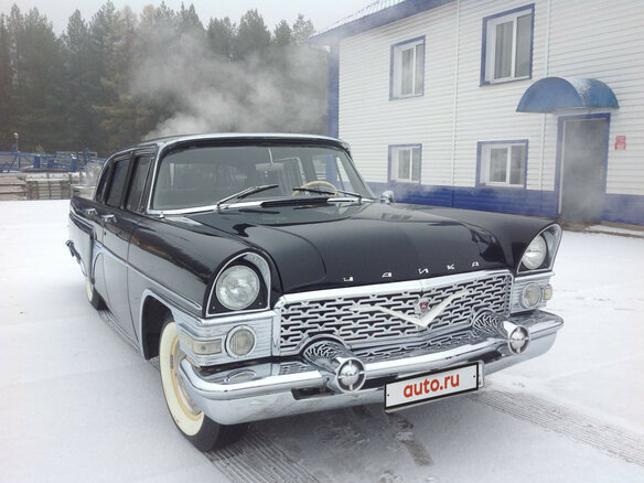 1960 ГАЗ 13 «Чайка», чёрный - вид 1