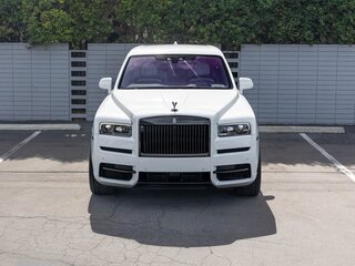 2022 Rolls-Royce Cullinan Black Badge I (Series I), белый, 43032782 рублей, вид 2