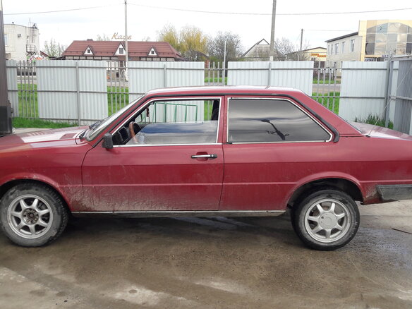 1980 Audi 80 III (B2), красный
