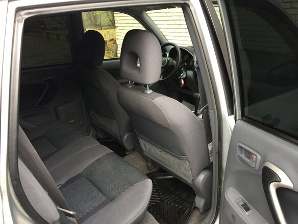 2001 Toyota RAV4 II (XA20), серебристый - вид 9