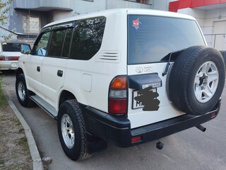 2000 Toyota Land Cruiser Prado 90 Series Рестайлинг, белый, 1780000 рублей, вид 3