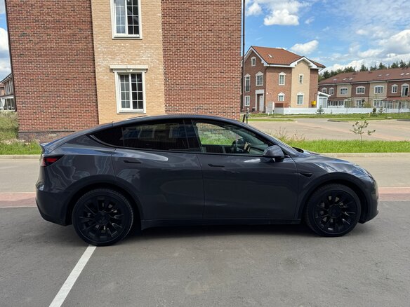 2022 Tesla Model Y Long Range Dual Motor I, серый, 4750000 рублей - вид 4