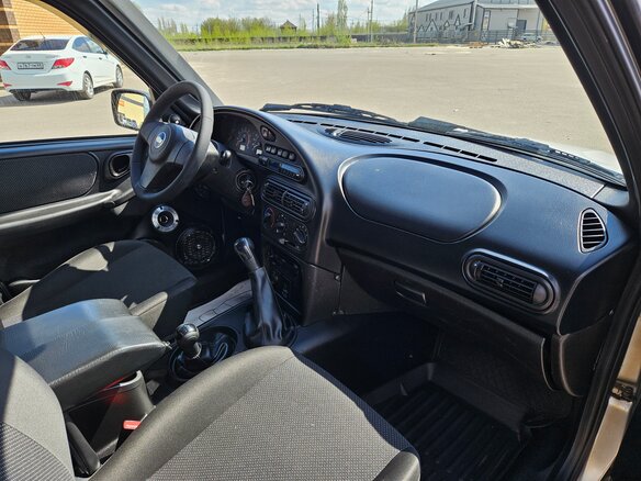 2016 Chevrolet Niva I Рестайлинг, серебристый, 755000 рублей - вид 15