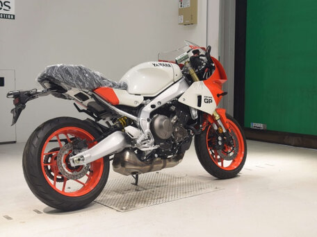 2025 Yamaha XSR900, белый, 1200000 рублей, вид 5