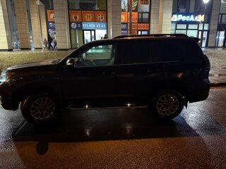 2019 Toyota Land Cruiser Prado 150 Series Рестайлинг 2, чёрный, 5500000 рублей, вид 2