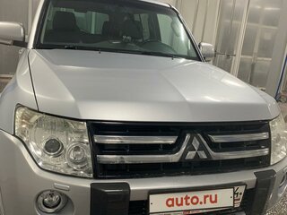 2010 Mitsubishi Pajero IV, серебристый, 2000000 рублей, вид 2