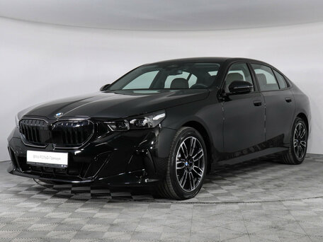 2025 BMW 5 серии Long 530Li xDrive VIII (G60/G61/G68), чёрный, 8550000 рублей, вид 1