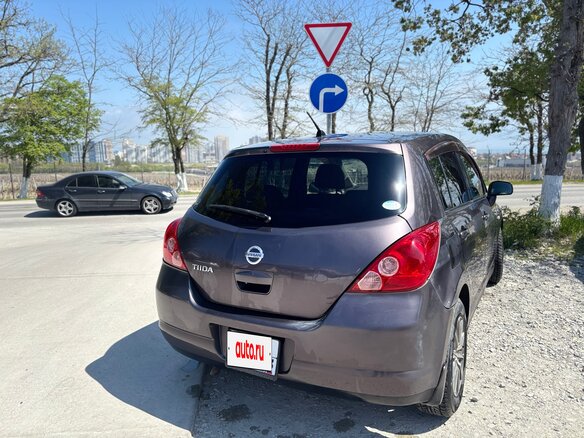 2007 Nissan Tiida I, серый, 720000 рублей - вид 4
