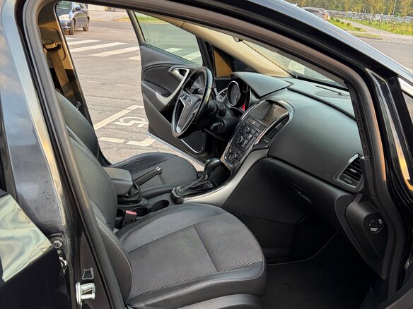 2011 Opel Astra J, чёрный - вид 28