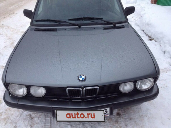 1983 BMW 5 серии 525i II (E28), серый