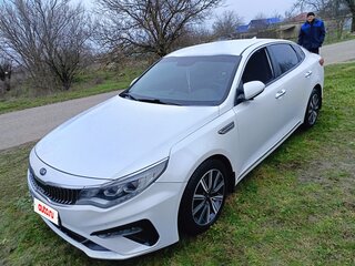 2018 Kia Optima IV Рестайлинг, белый, 1880000 рублей, вид 1
