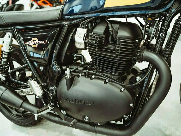 2025 Royal Enfield Interceptor 650, синий, 703000 рублей - вид 18