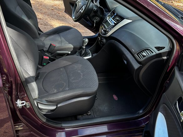 2012 Hyundai Solaris I, фиолетовый - вид 13