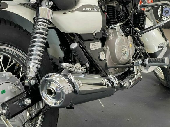 2026 Bajaj Avenger, белый, 249900 рублей - вид 9