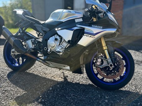 2015 Yamaha YZF-R1, серебристый, 1749999 рублей, вид 1