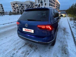 2018 Volkswagen Tiguan II, синий, 2700000 рублей, вид 3