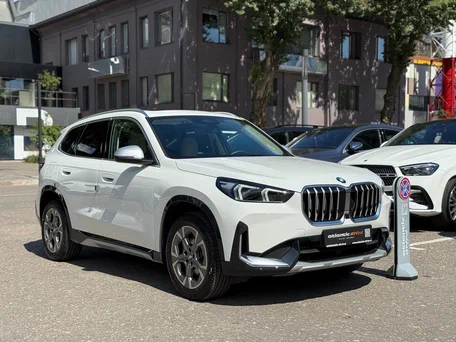 2026 BMW X1 Long 25Li sDrive III (U11/U12), белый, 4190000 рублей, вид 1
