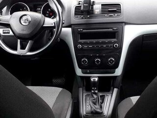 2015 Skoda Yeti I Рестайлинг, белый, 1400000 рублей, вид 4