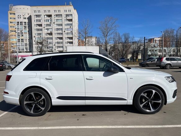 2017 Audi Q7 II (4M), белый, 4800000 рублей - вид 5
