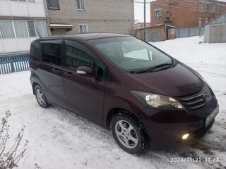 2011 Honda Freed I, красный, 1300000 рублей, вид 2