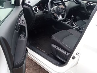 2018 Nissan Qashqai II Рестайлинг, белый, 1700000 рублей, вид 5