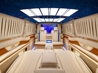 2026 Mercedes-Benz V-Класс Extra Long 300 d экстра длинный III (W447) Рестайлинг 2, чёрный, 56000000 рублей, вид 2