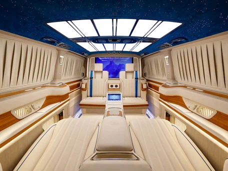 2026 Mercedes-Benz V-Класс Extra Long 300 d экстра длинный III (W447) Рестайлинг 2, чёрный, 56000000 рублей, вид 2