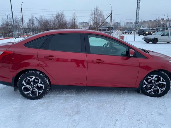2014 Ford Focus III, красный, 700000 рублей - вид 1