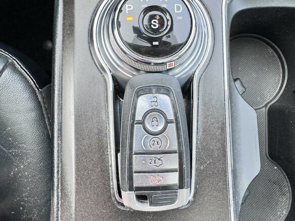 2018 Ford Fusion (North America) II Рестайлинг, серебристый, 1570000 рублей - вид 18
