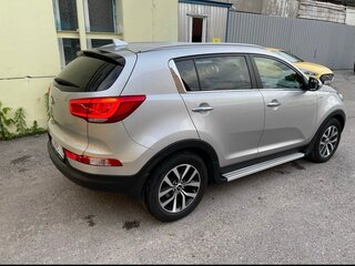 2015 Kia Sportage III Рестайлинг, серебристый, 1900000 рублей, вид 3
