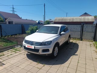 2012 Volkswagen Touareg II, белый, 2400000 рублей, вид 2