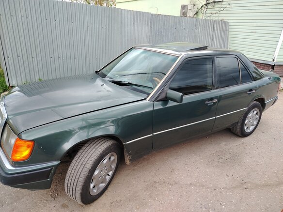 1990 Mercedes-Benz W124 230, зелёный, 350000 рублей - вид 7