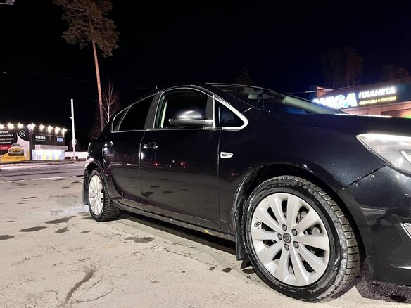 2013 Opel Astra J Рестайлинг, чёрный, 750000 рублей - вид 24