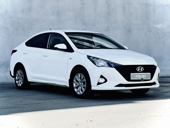 2020 Hyundai Solaris II Рестайлинг, белый, 1600000 рублей - вид 2