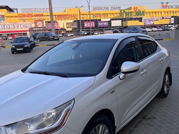 2013 Citroen C4 II, белый, 900000 рублей - вид 3