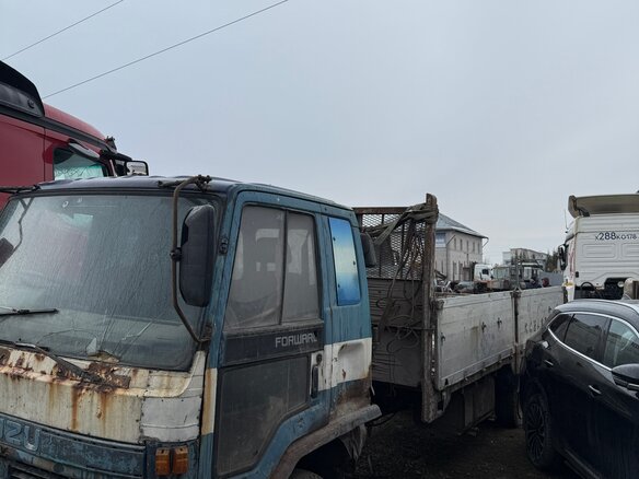 1992 Isuzu Forward (F-Series), синий, 400000 рублей - вид 4