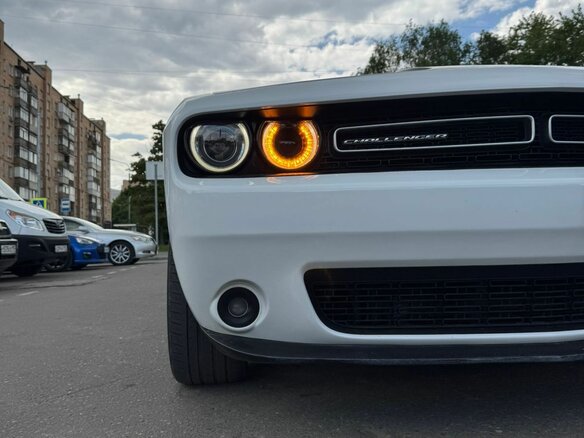 2019 Dodge Challenger III Рестайлинг 2, белый, 4300000 рублей - вид 3