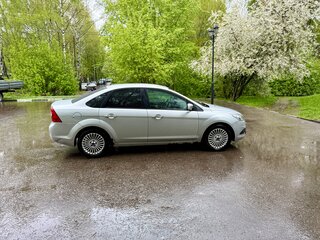2011 Ford Focus II Рестайлинг, серебристый, 550000 рублей, вид 4