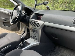 2010 Opel Astra H Рестайлинг, серебристый, 570000 рублей, вид 4