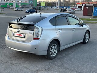 2011 Toyota Prius III (XW30), серебристый, 830000 рублей, вид 5