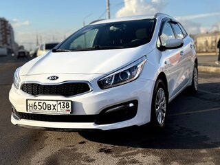 2017 Kia Ceed II Рестайлинг, белый, 1520000 рублей, вид 2