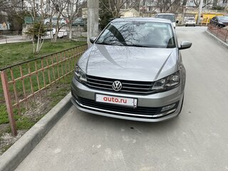2018 Volkswagen Polo V Рестайлинг, серебристый, 1650000 рублей, вид 2