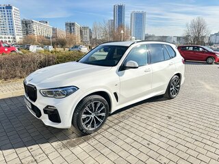 2021 BMW X5 30d IV (G05/G18), белый, 9000000 рублей, вид 1
