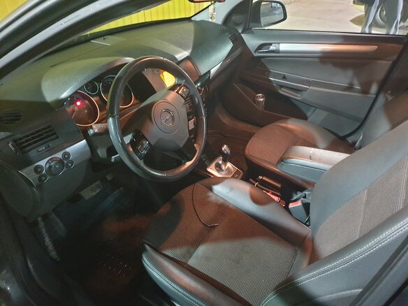 2011 Opel Astra H Рестайлинг, серый, 580000 рублей - вид 2