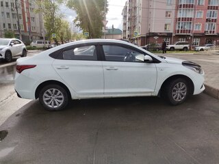 2019 Hyundai Solaris II, белый, 950000 рублей, вид 2